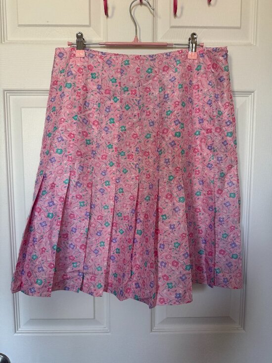 Casual Corner Dresses & Skirts - Vintage Casual Corner Pink Floral Silk Skirt Size 8